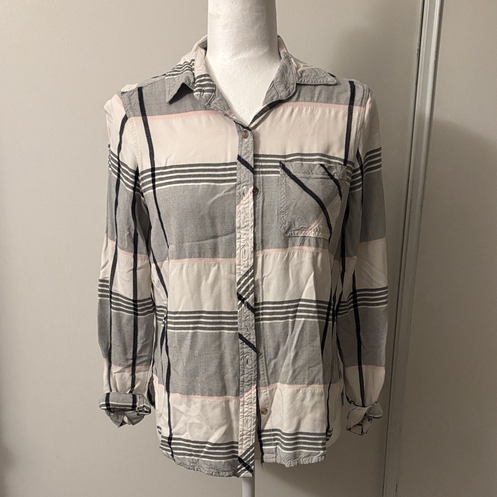 Universal Thread Black and White Plaid Button Down Shirt
